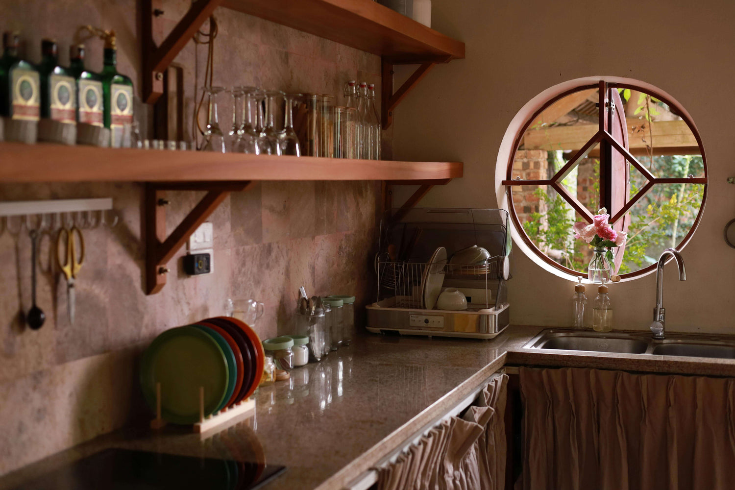 Kitchen accessories for cosy and organised kitchens